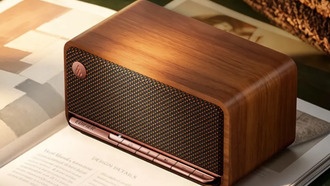Edifier выпустила ретро-колонку M230 II с мощностью 26 Вт RMS, Bluetooth 6.0 и батареей на 30 часов